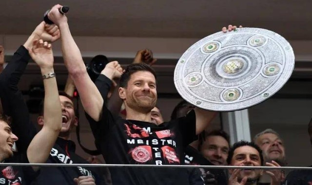 4-0！德甲大结局！拜仁9分领跑，再拿6分=夺冠，凯恩60场60球圆梦