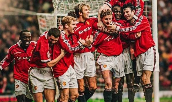 谁曾加冕欧洲三冠王？仅9队做到，大巴黎如愿，巴萨拜仁两度达成