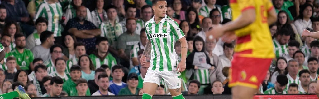 安东尼暗示离开曼联是最佳选择，未来何去何从成谜