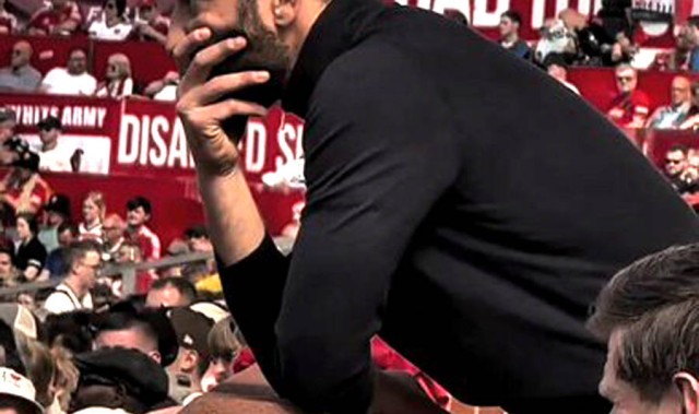 阿莫林解释是否会辞职：欧联杯夺冠有助曼联重返巅峰，失利将压力巨大