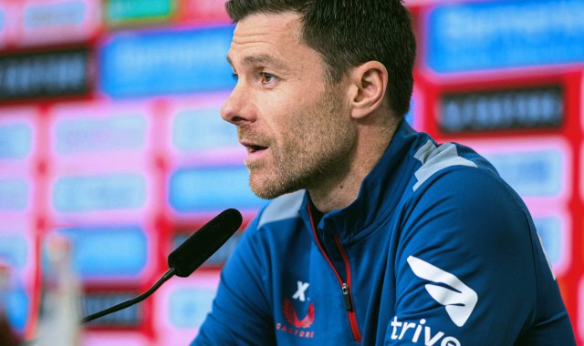 换帅在即，皇马夏季计划曝光，高层对安切洛蒂失去信任，三冠名帅或加盟