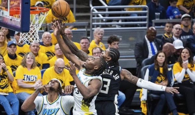 西卡25+7字母空砍36+12 步行者击退雄鹿先下一城