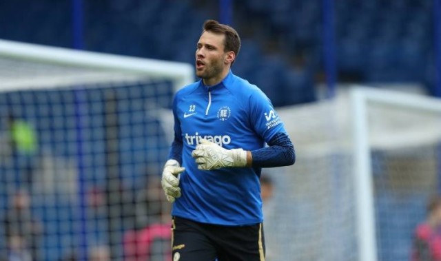 太阳报：切尔西门将贝蒂内利在家附近砍伐40英尺大树，引邻里纠纷