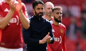 曼联今夏转会核心悬念：欧冠资格成重建成败关键