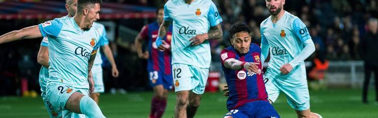 西甲巅峰对决！巴萨主场迎战塞尔塔，红蓝军团能否捍卫榜首荣耀？​