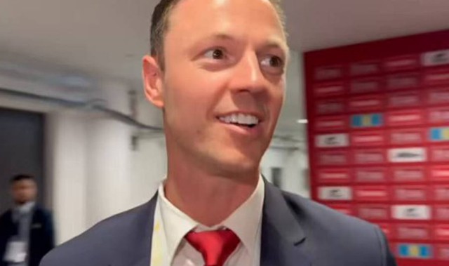 去而复返！37岁埃文斯确定退役进入曼联青训体系，新工作职能曝光