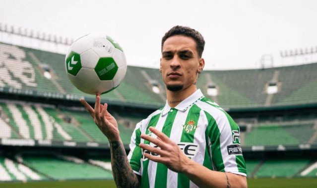 正式拒绝！曼联坚决表态：安东尼转会将成定局，西甲俱乐部争夺激烈