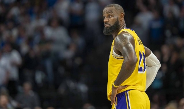 詹姆斯新决定让湖人犯难 特权保卫战恐演变成大交易？